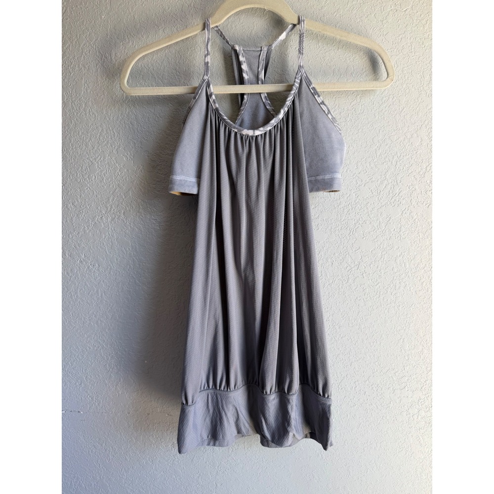 Lululemon No Limits Tank Top Grey White Striped Built-in Bra Racerback 6 READ